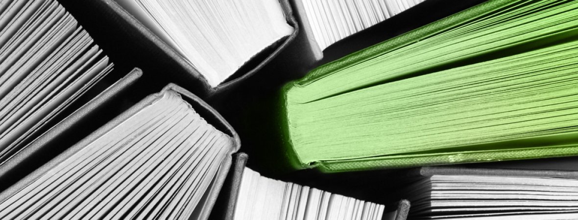 Buchtipp – Bücheransicht · Foto: © Shutterstock/Thinglass Buchtipp – Bücheransicht · Foto: © Shutterstock/Thinglass